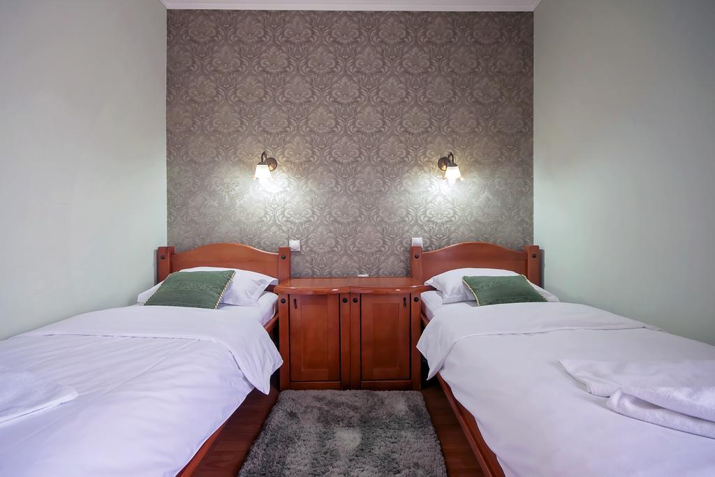 Hotel Holiday Podgorica Exterior photo